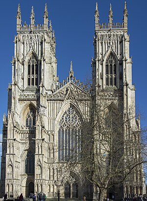 York Minster Chief Facade Panorama.jpg