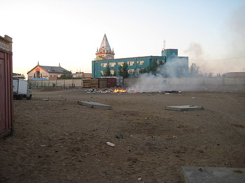 Burning of local waste in Zamyn-Üüd (Mongolia).