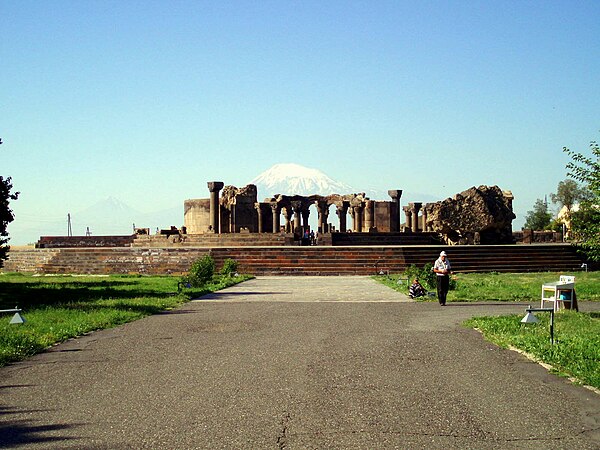 Common view of the Zvartnots ruins