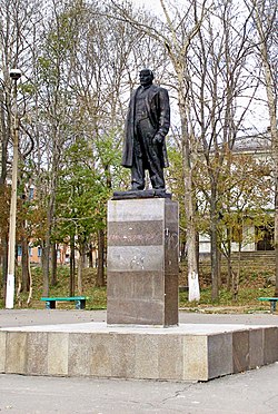 Dolinsk'teki Lenin Anıtı