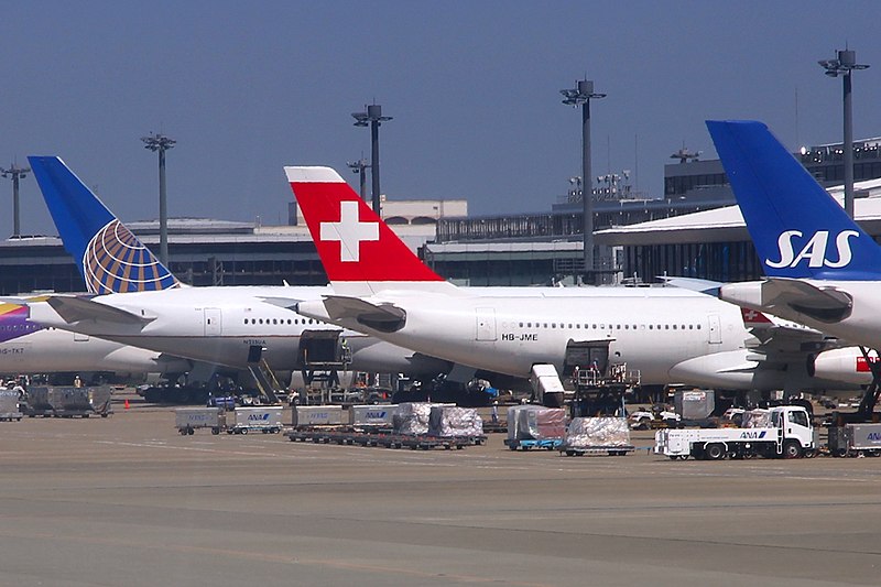 File:012 SAS Scandinavian Airlines, Swiss Air Lines, United Airlines at Tokyo Narita International Airport, Japan.JPG