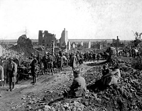 Le bataillon de mitrailleurs du 18e RIUS à Saint-Baussant au cours de l'avance vers Saint-Mihiel, 13 septembre 1918.