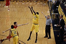 20080216 Manny Busts a J against Ohio State.jpg