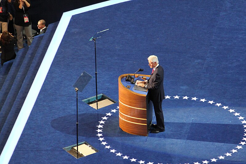 File:2012 DNC day 2 Bill Clinton (7959464210).jpg