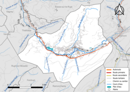 Carte en couleur présentant le réseau hydrographique de la commune