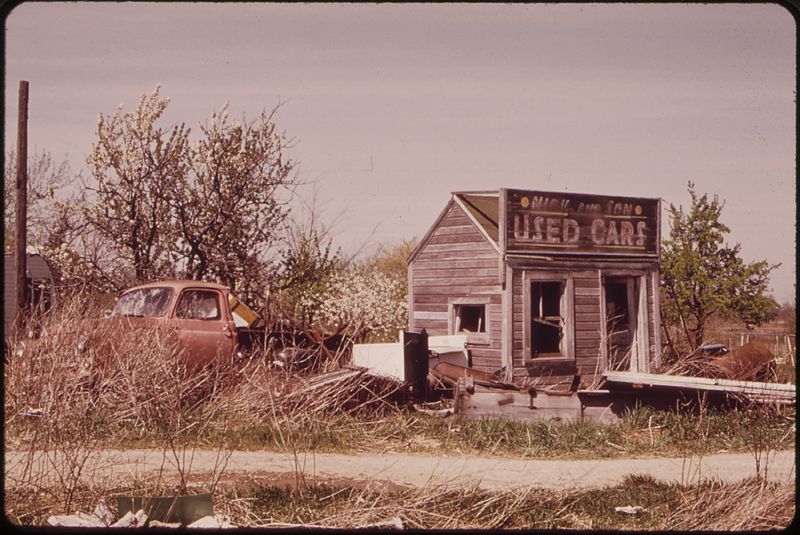 File:ABANDONED SHACK, JUNKED TRUCK ON NORTHEAST CORNER OF ROUTES 113 AND 58 - NARA - 550279.jpg