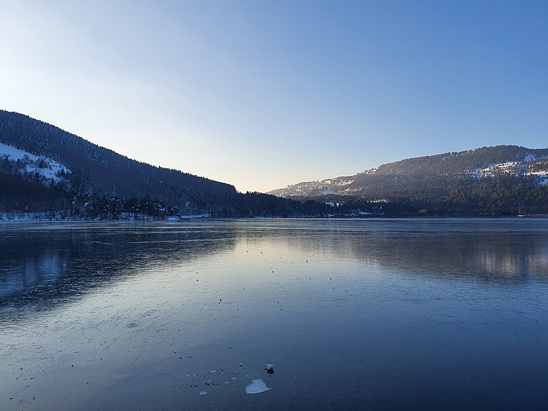File:Abant lake frozen.jpg