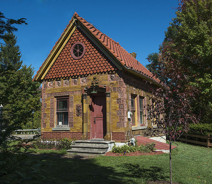 File:Alfred Terra Cotta House.jpg