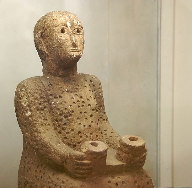 File:Ancient Figurine, National Museum, Addis Ababa, Ethiopia (2130296832).jpg