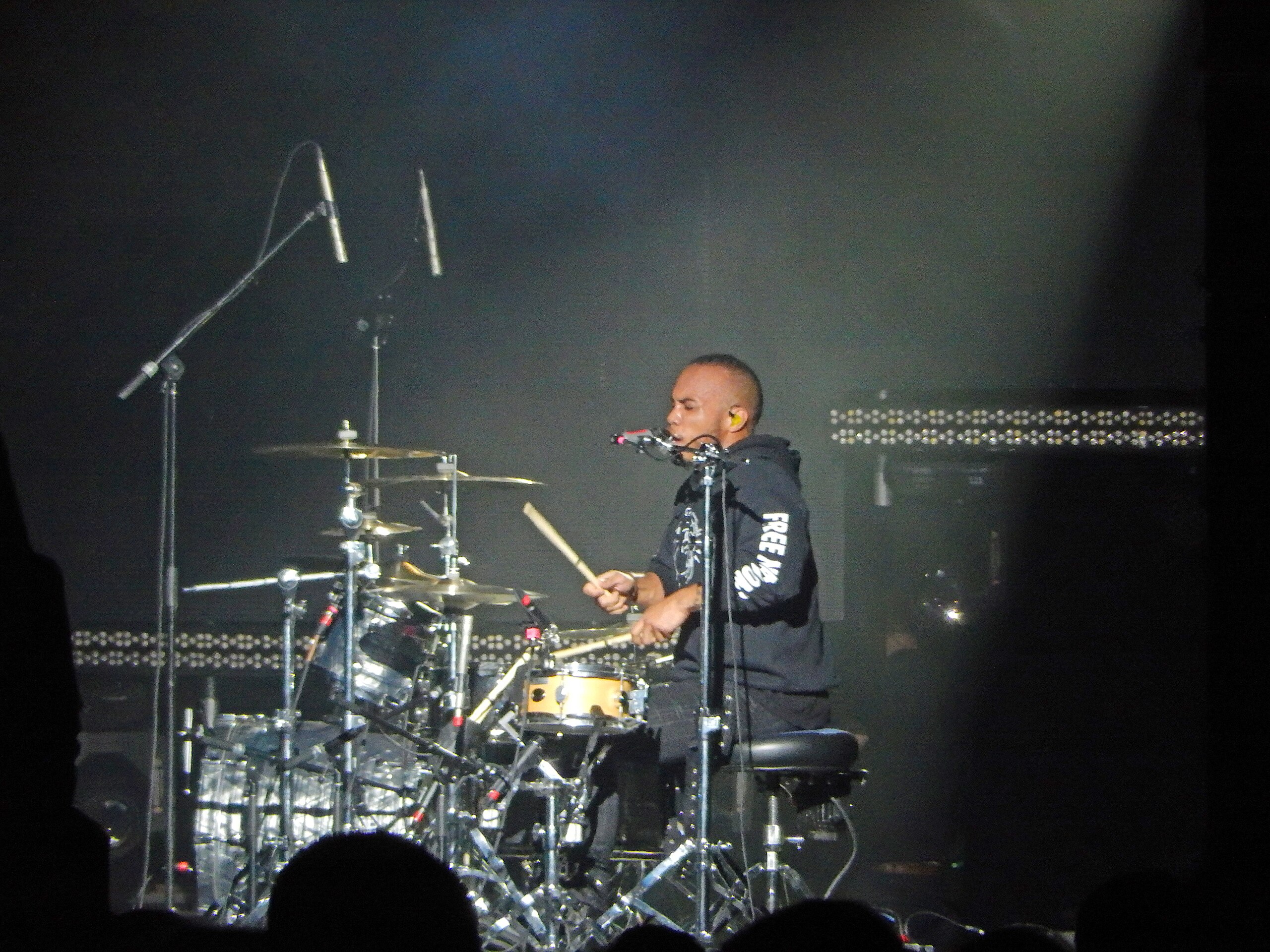 File:Anderson .Paak Reaction NYE 2016 3.jpg - Wikimedia Commons