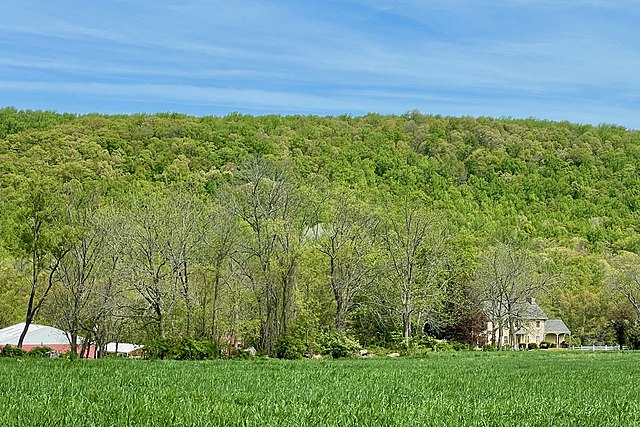 The Anthony–Corwin Farm in the valley by Schooley's Mountain