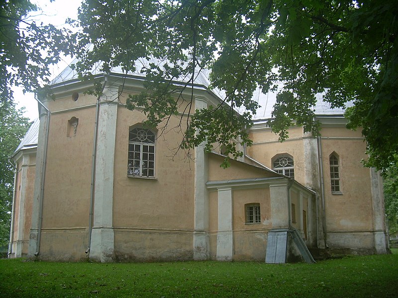 File:BZN Pasusvys church sideview back right.JPG