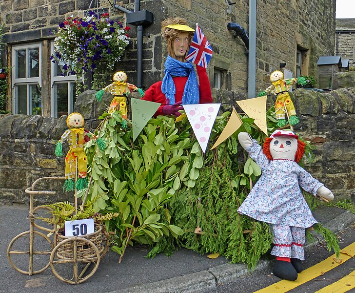 File:Baildon Scarecrow Festival 2014 14.jpg