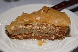 Variante de baklava avec noix ou amandes.