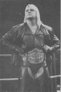Barry Windham with the NWA United States Heavyweight Championship, 1988 Barry Windham, 1988.png