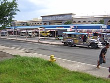 Foto do Terminal Marítimo de Batangas, um moderno terminal de passageiros, de propriedade da província de Batangas.