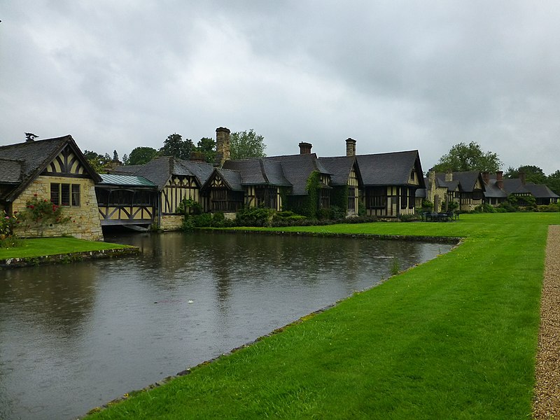 File:Bei Hever Castle - panoramio.jpg