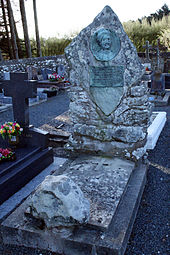 Cimetière de Palais, tombe d'Éva Jouan.