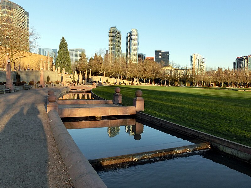 File:Bellevue downtown park Jan 2014.jpg