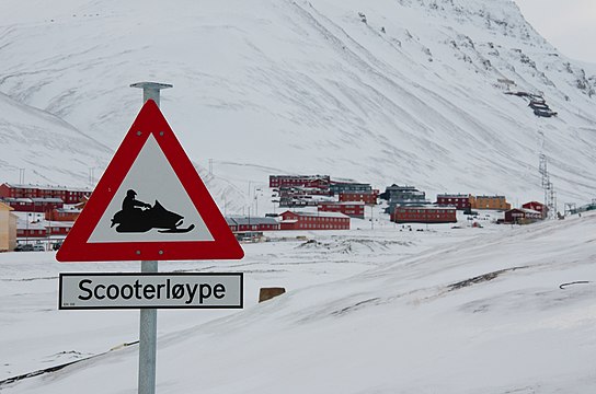 Road sign: Beware of snowmobiles