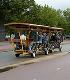 Bierfiets, rullende kafeteria i Utrecht, Nederland