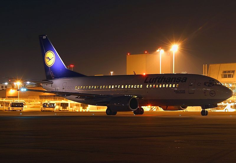 File:Boeing 737-330, Lufthansa AN0713774.jpg