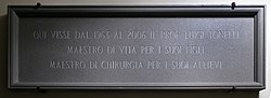 Borgo san lorenzo 3, casa clopotului, placa prof. luigi tonelli, post 2006.jpg