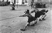 Bundesarchiv Bild 133-393, Worms, Luftschutzübung der Hitlerjugend