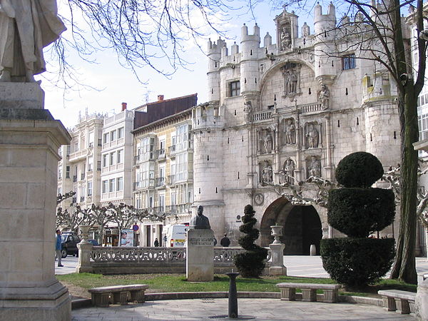 Arco de Santa María in Burgos, one of the few cities loyal to the king on the Iberian plateau