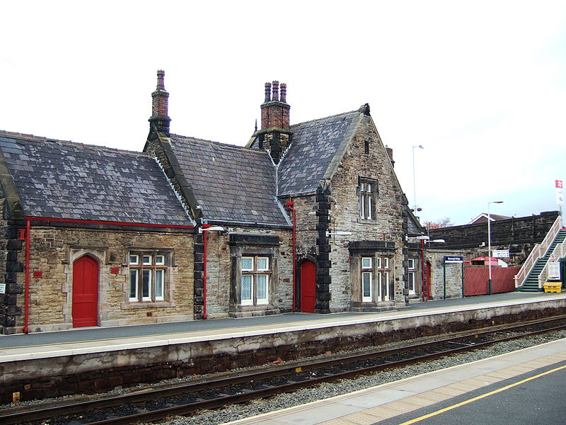 File:Burscough Bridge railway station, Wigan platform.JPG