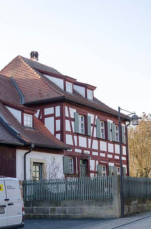 Buttenheim, Schloßstraße 4-001