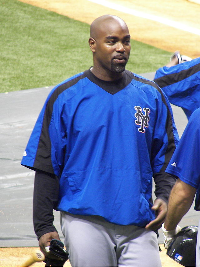 Former NY Mets first baseman Carlos Delgado returns to action in Puerto  Rico winter league 