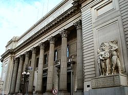Casa Central del Banco República.jpg