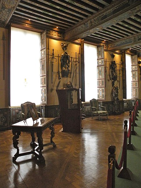 File:Château de Cheverny intérieur 17.JPG