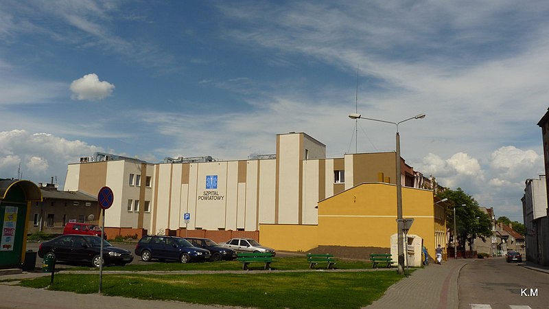 File:Chełmża - Szpital Powiatowy. - panoramio.jpg