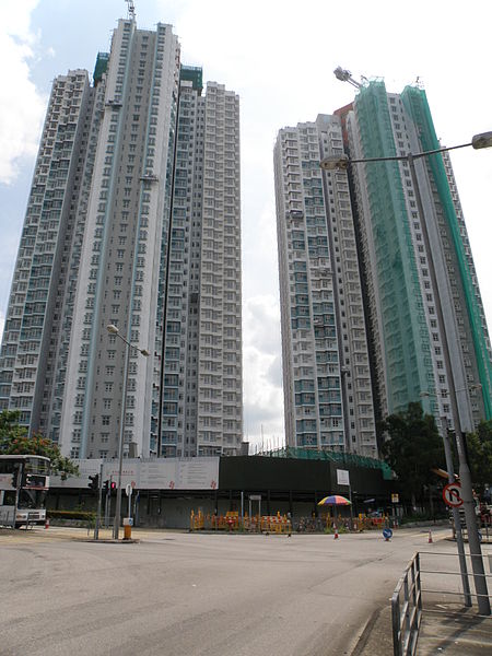 File:Cheung Lung Wai Estate under construction in July 2014.JPG