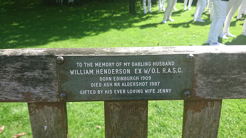 File:Close-up of the inscription (OpenBenches 2249).jpg