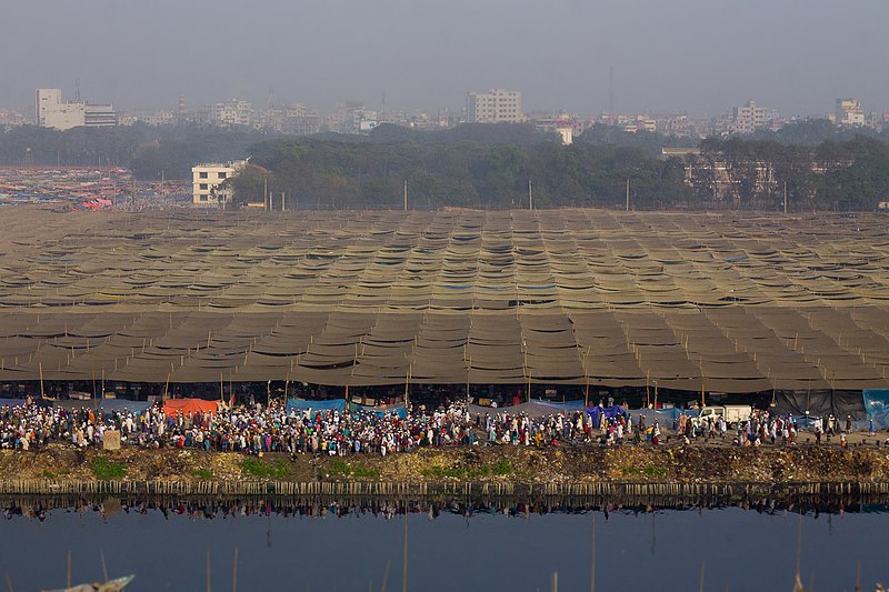 File:Congregation of Muslim, Tongi, Bangladesh.jpg