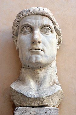 Testa statua di Costantino il Grande