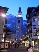 Torre sineira de Cortina d'Ampezzo.