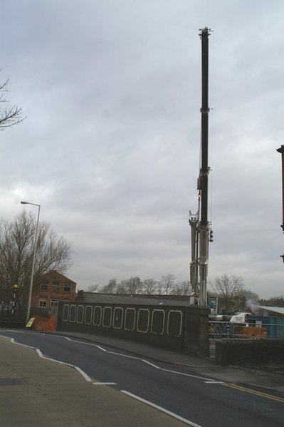 File:Crane fitting new gates, Britannia Bridge, Lower Ince (2) - geograph.org.uk - 370214.jpg