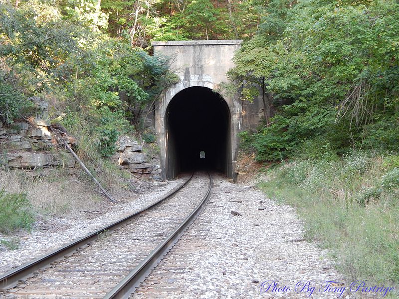 File:Cricket and Crest Tunnels.JPG