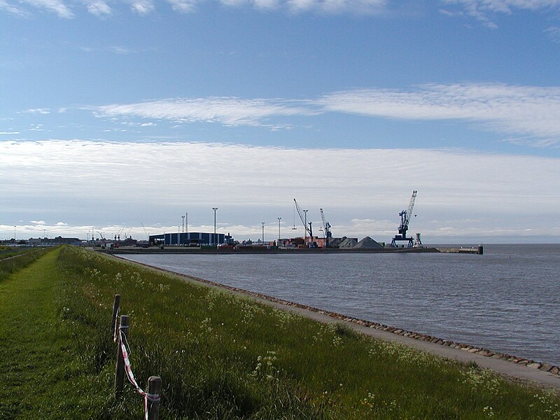 File:Cuxhaven 2006 Cux-Port by-RaBoe.jpg