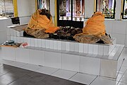 Banjar: Kubah makam Datu Tabat, ulama matan Alalak, Barito Kuala, Kalimantan Selatan. Bahasa Indonesia: Pusara dari Datu Tabat, ulama dari Alalak, Barito Kuala, Kalimantan Selatan. English: Tomb of Datu Tabat, a cleric from Alalak subdistrict, Barito Kuala Regency, South Kalimantan.