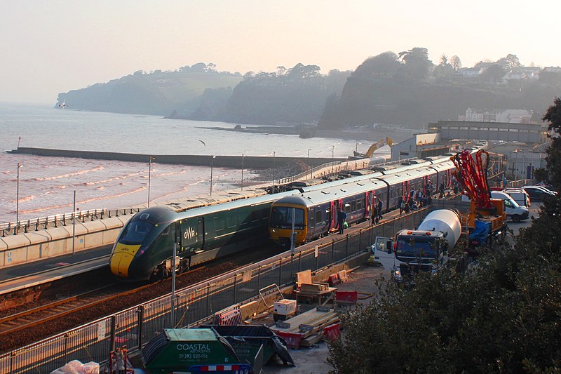 File:Dawlish - GWR 800317 passing 166221.JPG