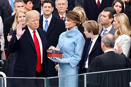 Fail:Donald_Trump_swearing_in_ceremony.jpg