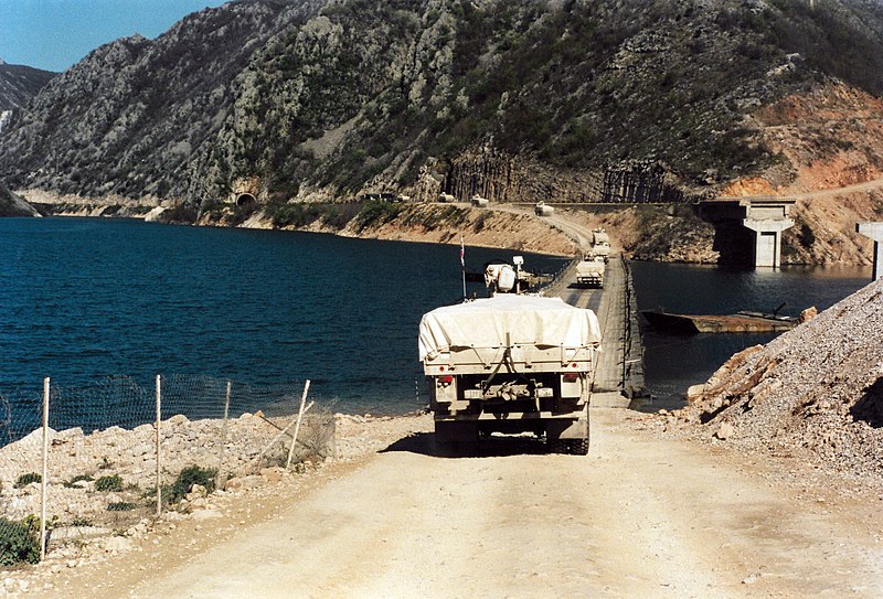 File:Dutch UN Transportbatallion crossing a Pontoon bridge over the river Neretva from the M17 towards the west with, Bosnia and Herzegovina.jpg