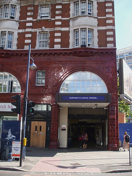 File:Elephant & Castle stn north entrance.JPG