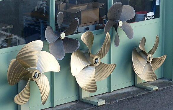 ive-Blade Ship Propellers at the Luzern SGV dockyard