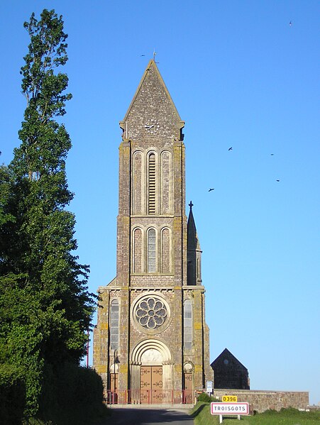 File:FranceNormandieTroisgotsEglise.jpg